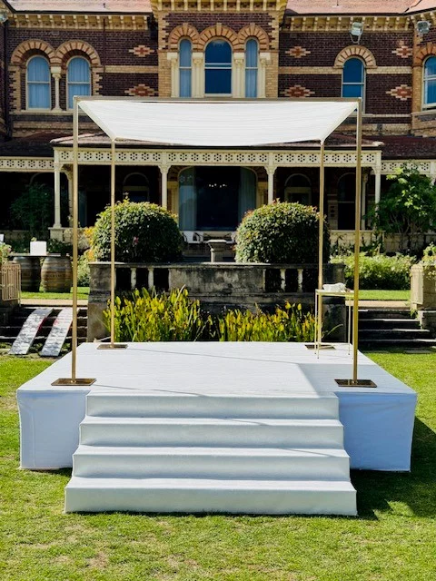 Gold metal chuppah - Image 4