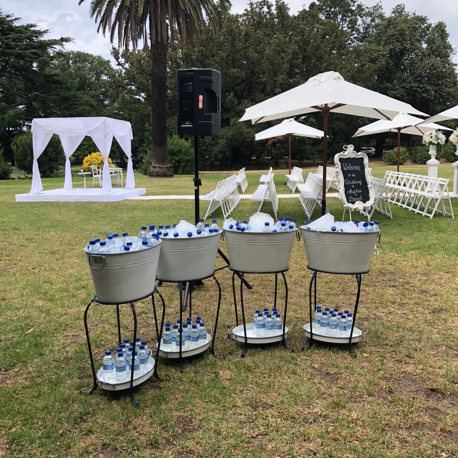 Drinks bucket on stand - Image 10