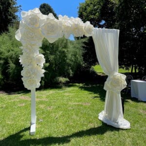 Marilyn square arch with draping