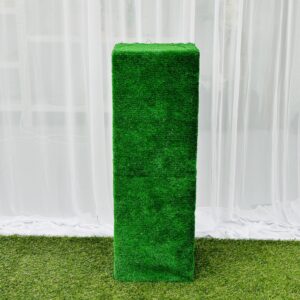 Faux grass plinth