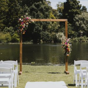 Natural Timber Arbour (2m) - Medium Stain