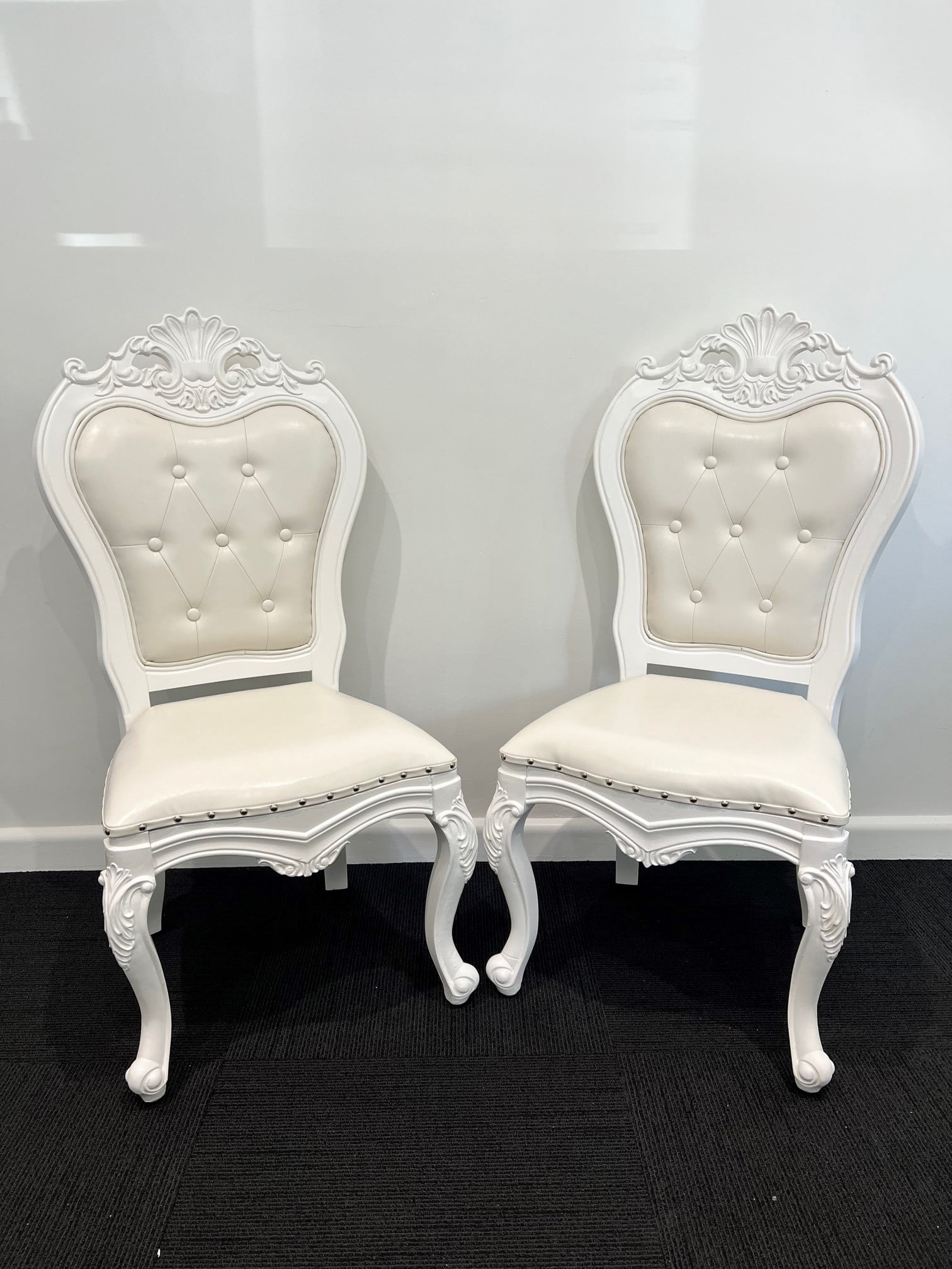 https://weddingsofdistinction.com.au/wp-content/uploads/2023/04/King-and-Queen-Chairs.jpg