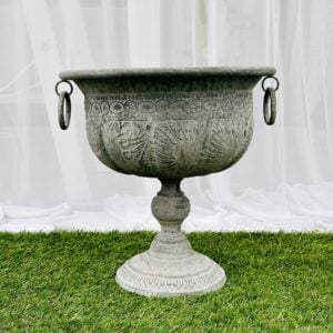 Metal urn