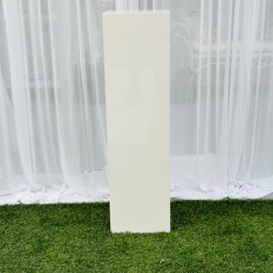 Off-white slim pedestal