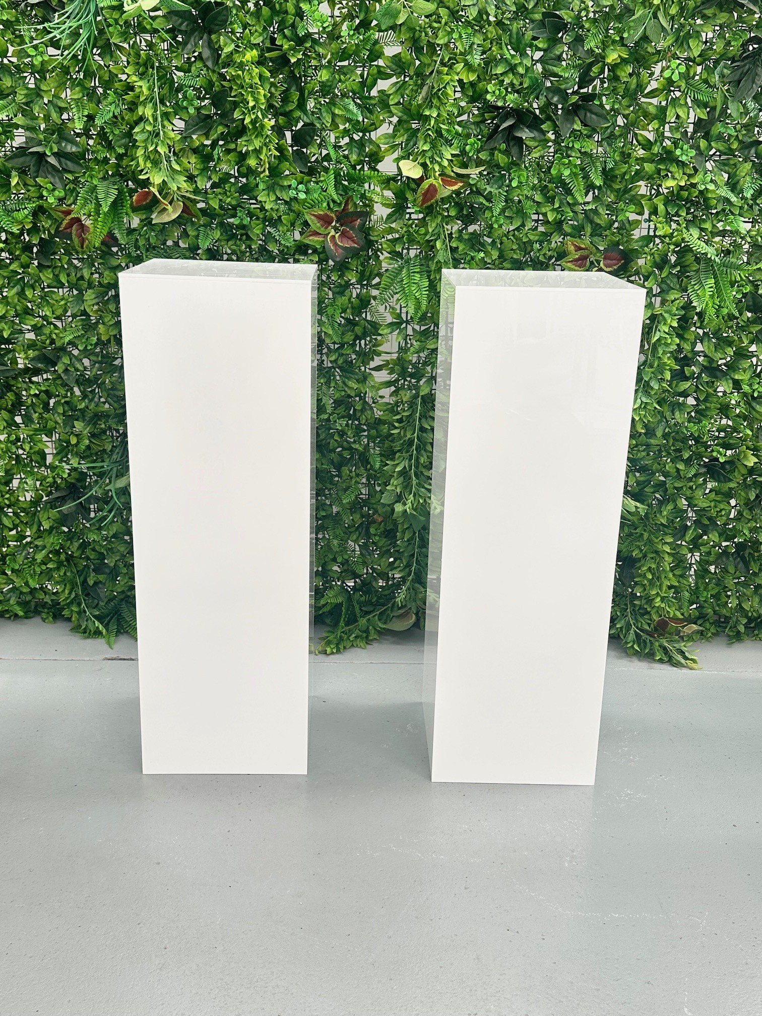 White acrylic rectangle plinths - 2 sizes - Image 2