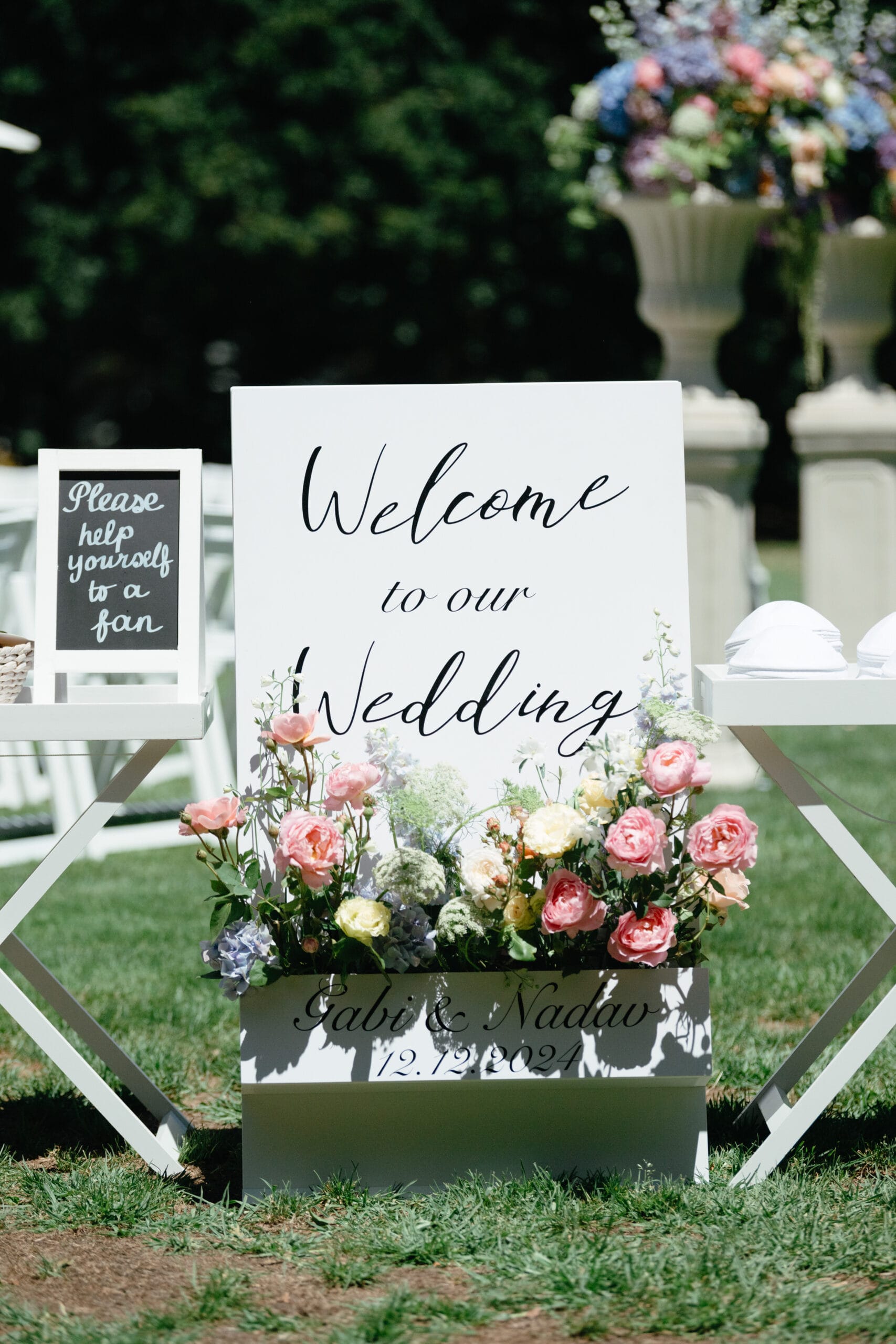 A-frame welcome sign with flower tray - Image 2